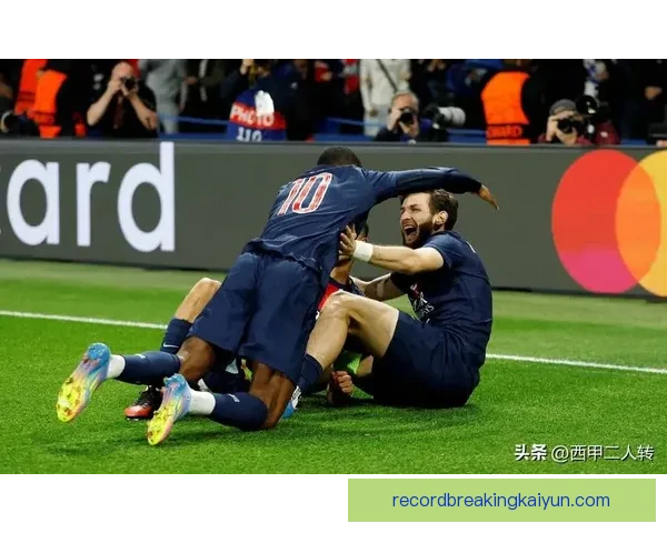 恩里克执教巴黎圣日耳曼时期战术风格与球队表现分析